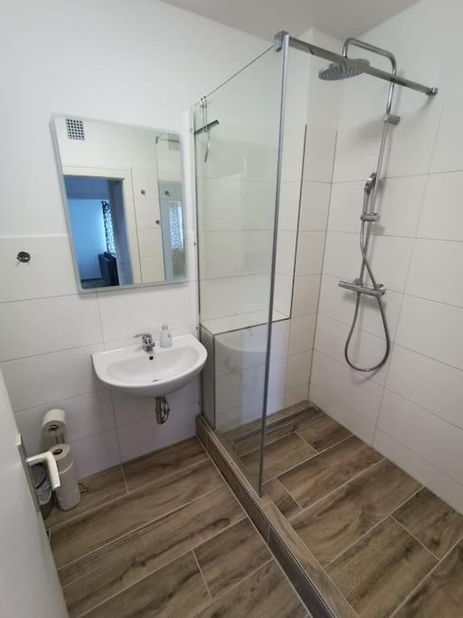 Comfortable Apartment With Balcony Bochum Exterior photo